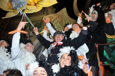 Guarda le foto della galleria 'Roberto Vannucci vince l'edizione 2010 del Carnevale di Viareggio'