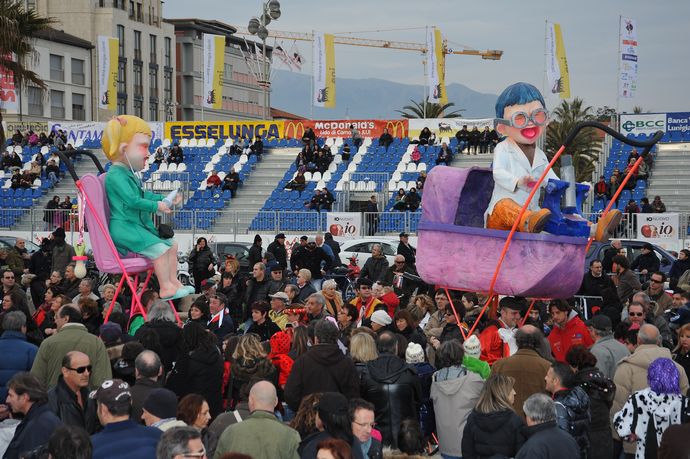 Guarda le foto della galleria 'Sabato di festa in Piazza Mazzini'