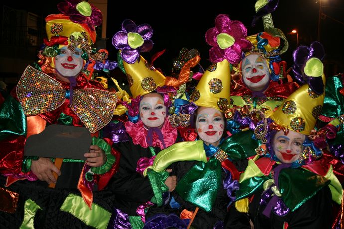 Guarda le foto della galleria 'Burlamacco by night, martedì grasso tra luci, effetti scenici e coriandoli! (2° parte)'