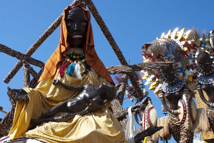 Guarda le foto della galleria 'Tributo di Matteo Migliozzi al Carnevale di Viareggio 2011'