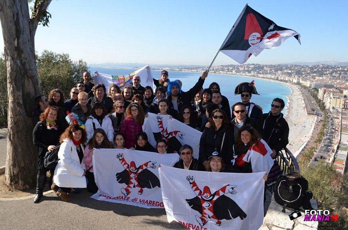 Guarda le foto della galleria 'La delegazione ufficiale del Carnevale di Viareggio in trasferta a Nizza'