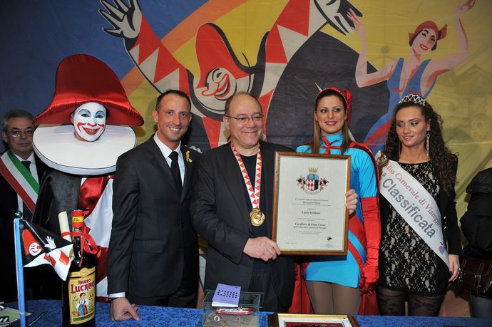 Guarda le foto della galleria 'A Carlo Verdone, il premio Burlamacco d'oro 2013'