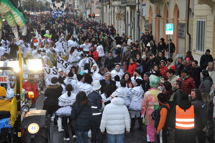 Ingrandisci la foto