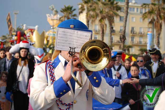 Ingrandisci la foto