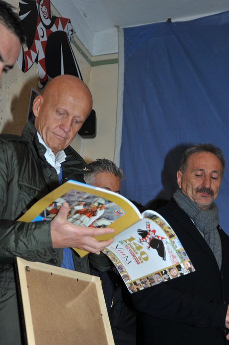 Ingrandisci la foto