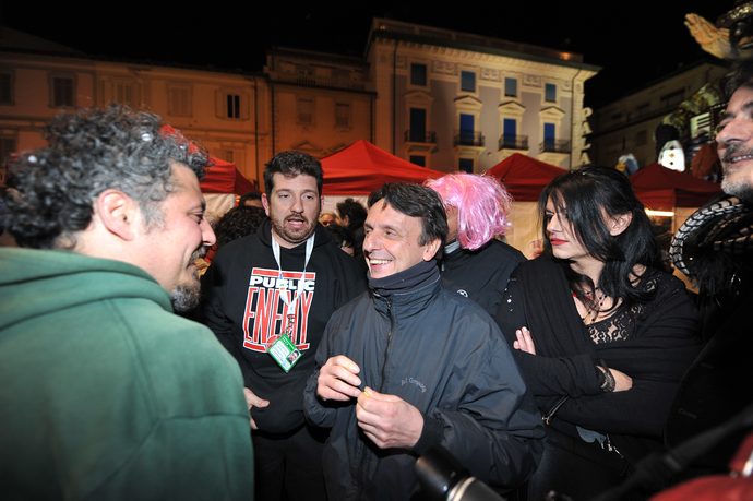 Ingrandisci la foto