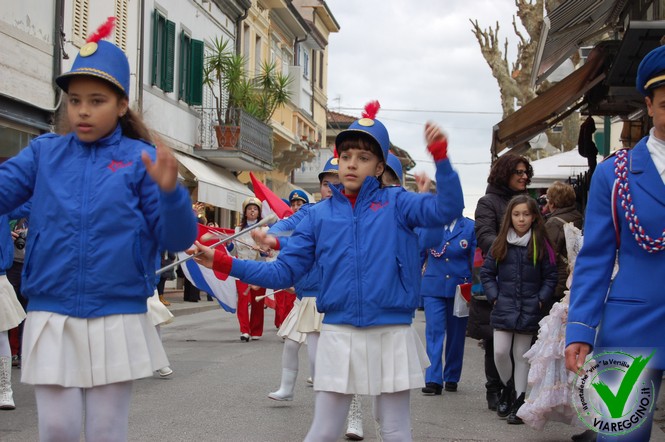 Ingrandisci la foto