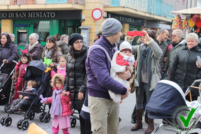 Ingrandisci la foto